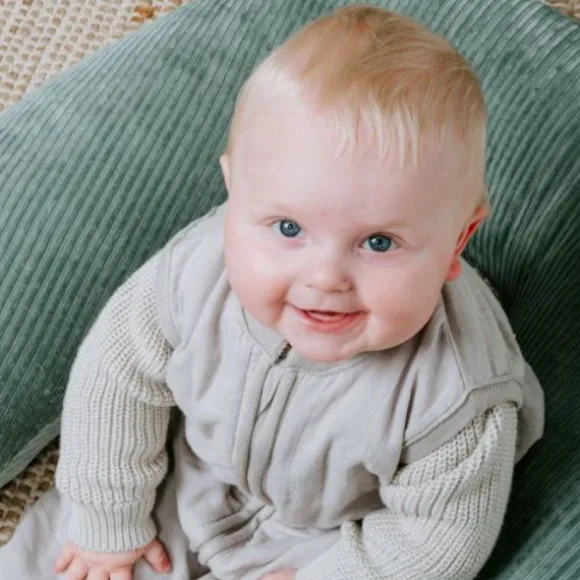 Baby's Only Sense Voedingskussen Kiezelgrijs