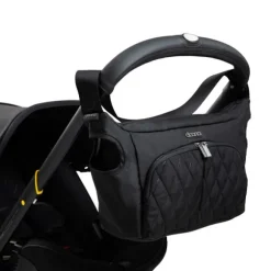 Deze Doona Essential Luiertas Nitro Black is een praktische tas waar je goed mee voor de dag kunt komen. ✓Laagste Prijsgarantie