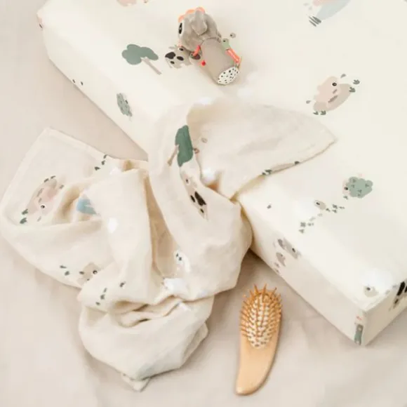 Done By Deer Aankleedkussen - Tiny Farm - Sand