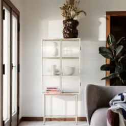 Ferm Living Haze Vitrinekast