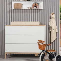 Kidsmill Intense II Babykamer Mat Wit / Eiken | Ledikant 60 x 120 cm + Commode