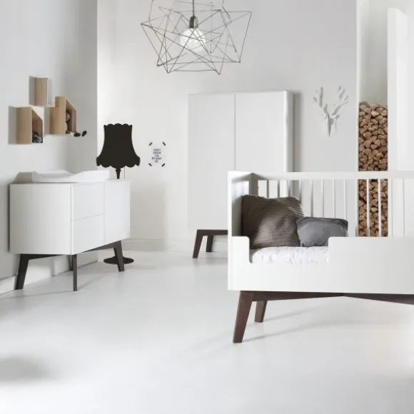 Kidsmill Sixties Babybed Wit Mat / Walnoot 70 x 140 cm