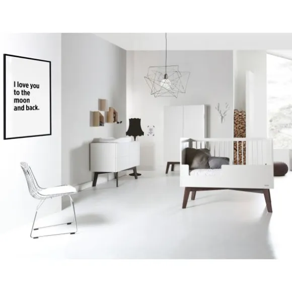 Kidsmill Sixties Babybed Wit Mat / Walnoot 70 x 140 cm