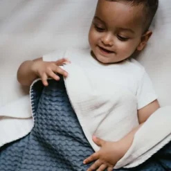 Koeka Amsterdam Wafel Ledikantdeken - maat 100 x 150 - Cotton Fleece - Bluestone