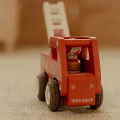 Little Dutch Brandweerwagen Inclusief Pegdoll – Hout
