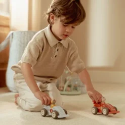 Little Dutch Pullback Racewagens Inclusief Pegdolls – Set van 2 – Hout