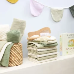 Meyco Baby Uni Monddoekjes - 3 Stuks - Pre-Washed Hydrofiel - 30 x 30 cm - Naturel/Soft Olive/Olive Green