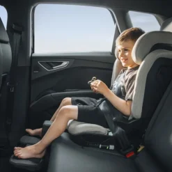 Thule Palm Booster Autostoel - Black | Thule Palm Voetsteun